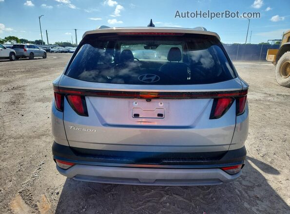 5NMJB3DE7SH450138 2025 HYUNDAI TUCSON Silver Rear view