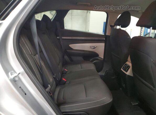 5NMJBCAE4PH256341 2023 HYUNDAI TUCSON Silver Vista interior trasera