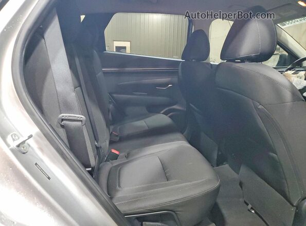 5NMJBCDEXRH357074 2024 HYUNDAI TUCSON Silver Rear interior view