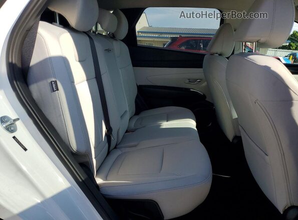 5NMJBCDEXSH600114 2025 HYUNDAI TUCSON White Вид задньої частини салону