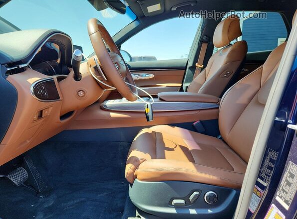 5NMMADTB0RH003089 2024 GENESIS GV70 Blue Vista interior delantera