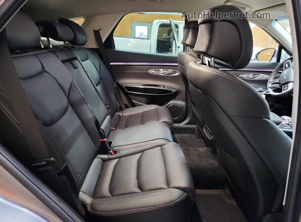 5NMMADTB6TH043717 2026 GENESIS GV70 Silver Vista interior trasera