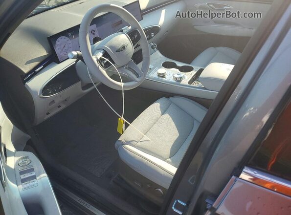 5NMMBDTBXTH054068 2026 GENESIS GV70 Silver Առջևի վահանակի տեսք