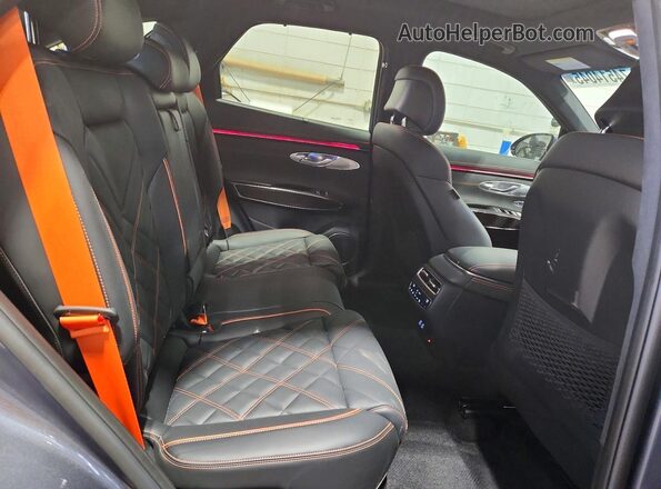 5NMMEDTC7TH040550 2026 GENESIS GV70 Gray Rear interior view