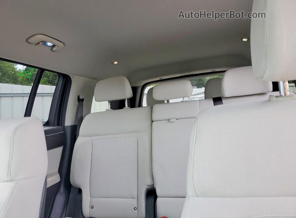 5NMP14G16TH072746 2026 HYUNDAI SANTA Black Rear seats view