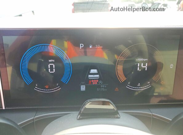 5NMP24GLXSH100660 2025 HYUNDAI SANTA Silver ხელსაწყოთა პანელის ხედი