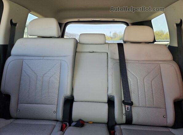 5NMP2DG14SH060655 2025 HYUNDAI SANTA White Vista de los asientos traseros