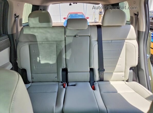 5NMP34G18SH058033 2025 HYUNDAI SANTA Green უკანა სავარძლების ხედი