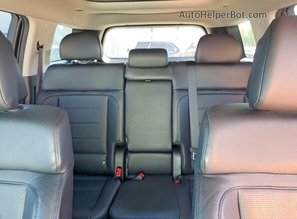 5NMP44GL3RH044887 2024 HYUNDAI SANTA White Rear seats view