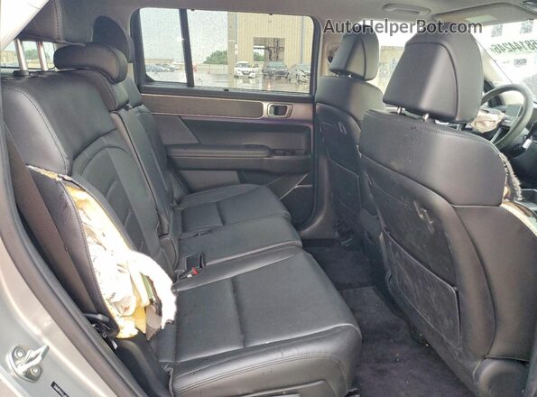 5NMP44GL6RH023807 2024 HYUNDAI SANTA Silver Widok wnętrza z tyłu