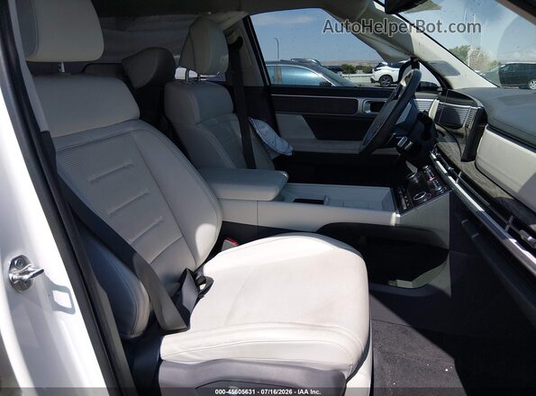 5NMP54G17RH004100 2024 HYUNDAI SANTA FE HYBRID White Widok wnętrza z przodu