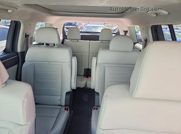 5NMP54GL7RH064749 2024 HYUNDAI SANTA White Հետևի նստատեղերի տեսք