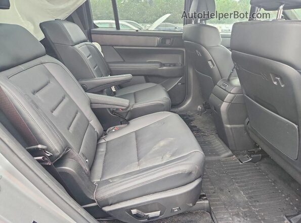 5NMP5DG12SH032361 2025 HYUNDAI SANTA Silver Սալոնի հետևի տեսք