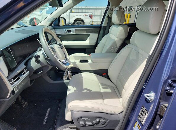 5NMP5DG18SH039444 2025 HYUNDAI SANTA Blue Front interior view