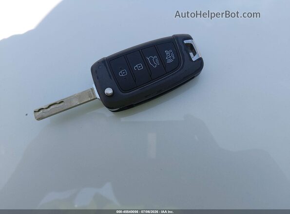5NMS23AD0KH018782 2019 HYUNDAI SANTA FE White Widok deski rozdzielczej