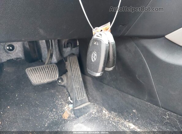 5NMS33AD6KH085755 2019 HYUNDAI SANTA FE White Dashboard view