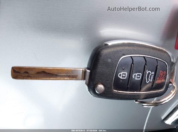 5NMZT3LB2JH080951 2018 HYUNDAI SANTA FE SPORT Black Dashboard view
