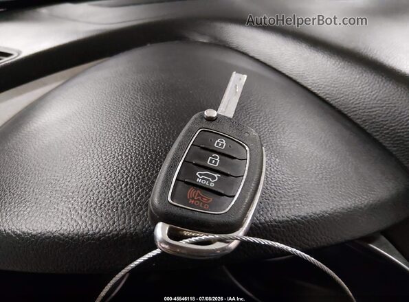 5NMZT3LB8JH070926 2018 HYUNDAI SANTA FE SPORT Серый Вид панели приборов