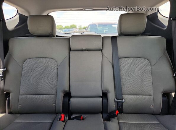 5NMZU3LB1HH048757 2017 HYUNDAI SANTA White Հետևի նստատեղերի տեսք