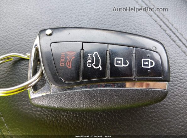5NMZUDLB9HH048057 2017 HYUNDAI SANTA FE SPORT Silver Dashboard view