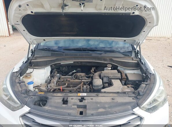 5NMZUDLBXHH010370 2017 HYUNDAI SANTA FE SPORT White Rear view