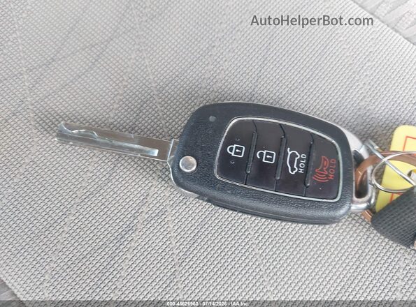 5NMZUDLBXHH010370 2017 HYUNDAI SANTA FE SPORT White Dashboard view