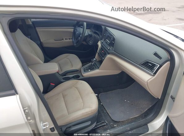 5NPD74LF0HH077275 2017 HYUNDAI ELANTRA Золотой Вид салона спереди