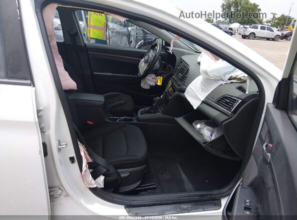 5NPD74LF0JH248760 2018 HYUNDAI ELANTRA White Widok wnętrza z przodu