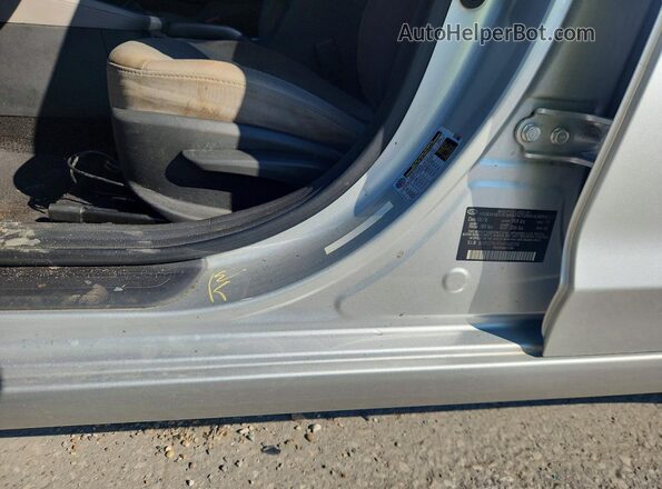 5NPD74LF1HH168250 2017 HYUNDAI ELANTRA Silver Widok komory silnika