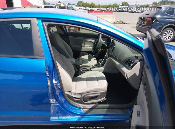 5NPD74LF1JH398571 2018 HYUNDAI ELANTRA Blue Front interior view