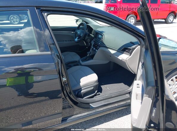 5NPD74LF1LH608766 2020 HYUNDAI ELANTRA Черный Вид салона спереди