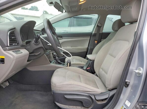 5NPD74LF2HH151957 2017 HYUNDAI ELANTRA Silver წინა სალონის ხედი