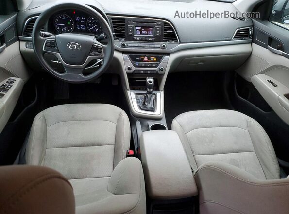 5NPD74LF2HH151957 2017 HYUNDAI ELANTRA Silver წინა პანელის ხედი