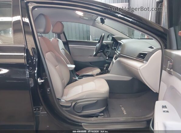 5NPD74LF2KH497112 2019 HYUNDAI ELANTRA Black Widok wnętrza z przodu