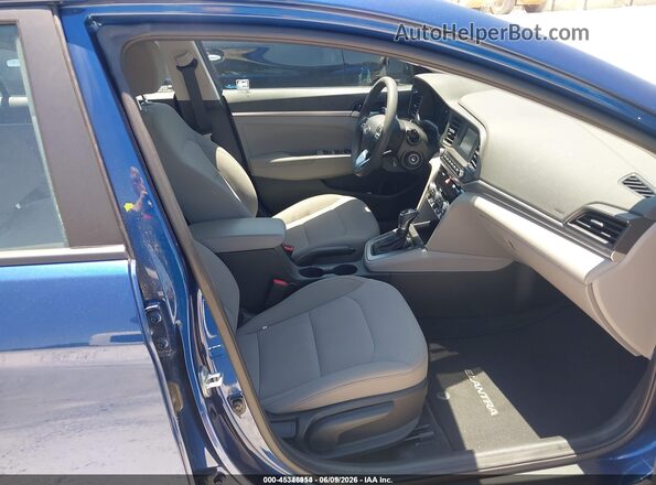 5NPD74LF2LH615872 2020 HYUNDAI ELANTRA Синий Вид салона спереди