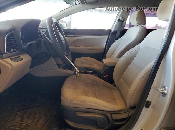 5NPD74LF3HH164300 2017 HYUNDAI ELANTRA Silver Front interior view