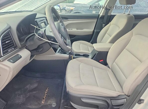 5NPD74LF3JH255153 2018 HYUNDAI ELANTRA Silver წინა სალონის ხედი