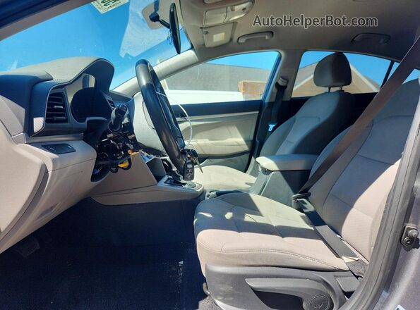 5NPD74LF3KH497300 2019 HYUNDAI ELANTRA Silver წინა სალონის ხედი