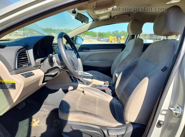 5NPD74LF4HH103358 2017 HYUNDAI ELANTRA Silver Вид салону спереду