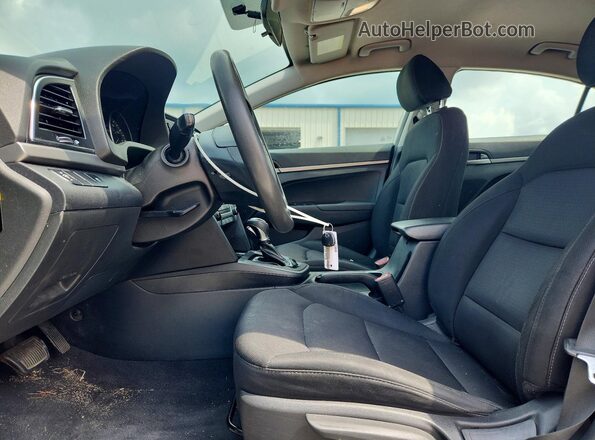 5NPD74LF4JH280868 2018 HYUNDAI ELANTRA Silver Вид салону спереду