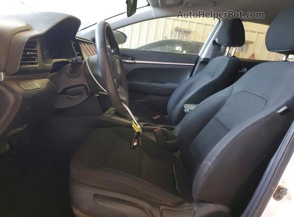 5NPD74LF4KH415901 2019 HYUNDAI ELANTRA Белый Вид салона спереди