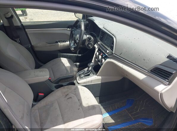5NPD74LF4KH494017 2019 HYUNDAI ELANTRA Черный Вид салона спереди
