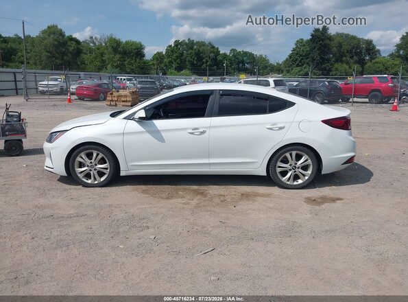 5NPD74LF5KH487982 2019 HYUNDAI ELANTRA White Սալոնի 360 աստիճան տեսք