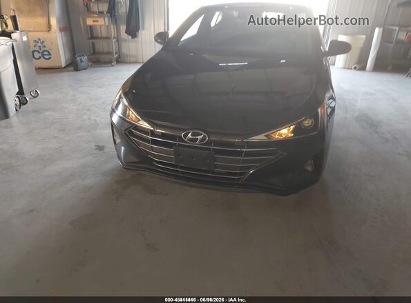 5NPD74LF5LH613985 2020 HYUNDAI ELANTRA Черный Вид спереди