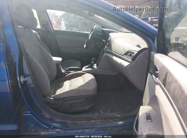 5NPD74LF6HH134448 2017 HYUNDAI ELANTRA Синий Вид салона спереди
