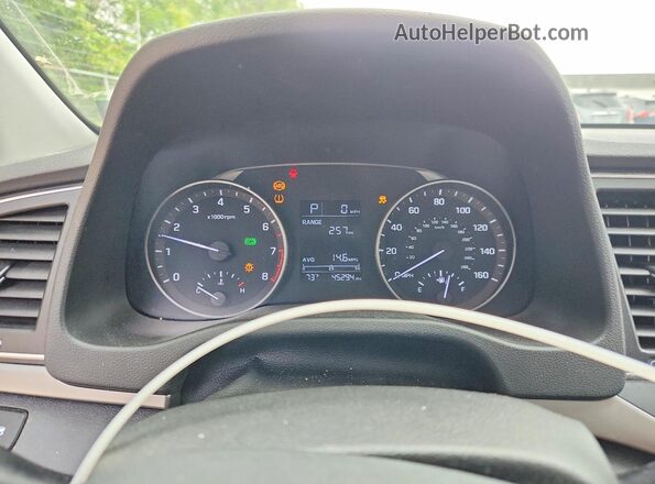 5NPD74LF6JH397397 2018 HYUNDAI ELANTRA Black ხელსაწყოთა პანელის ხედი