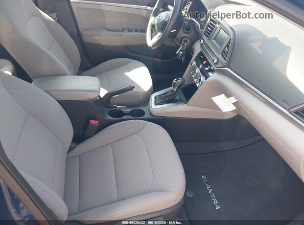 5NPD74LF6LH601697 2020 HYUNDAI ELANTRA Синий Вид салона спереди