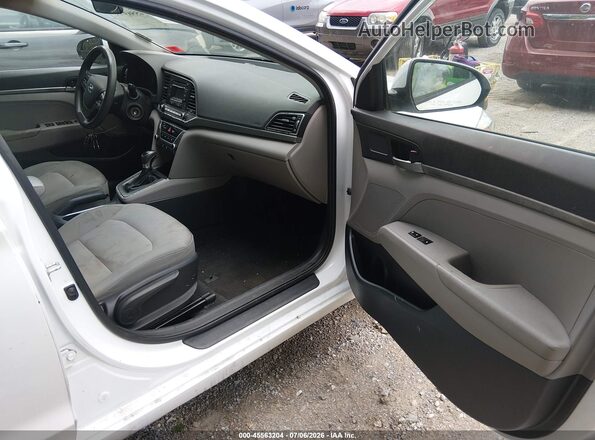 5NPD74LF7HH064720 2017 HYUNDAI ELANTRA White Вид салону спереду