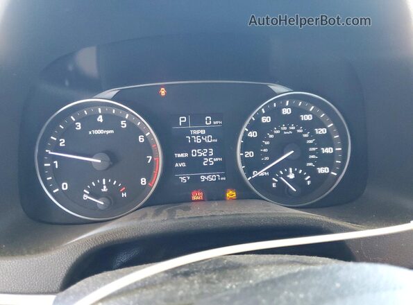 5NPD74LF7HH165661 2017 HYUNDAI ELANTRA White ხელსაწყოთა პანელის ხედი