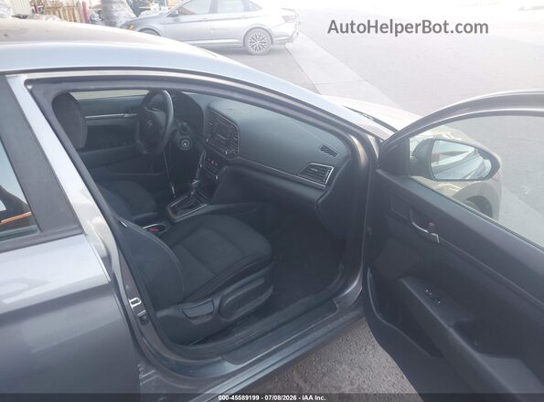 5NPD74LF8JH241541 2018 HYUNDAI ELANTRA Серый Вид салона спереди